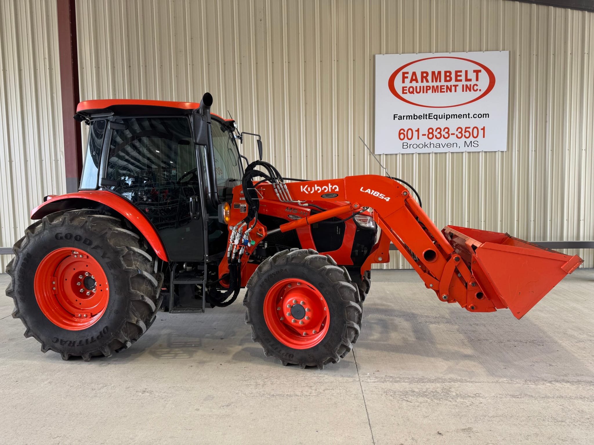 Kubota M5-111HDC12-1  Stock No. 46524