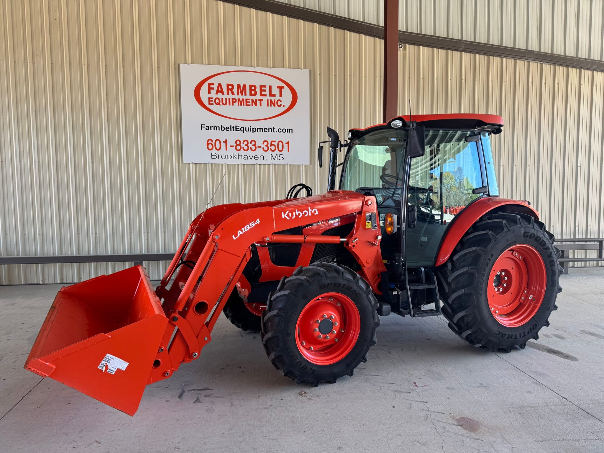 Kubota M5-111HDC24  Stock No. 46790